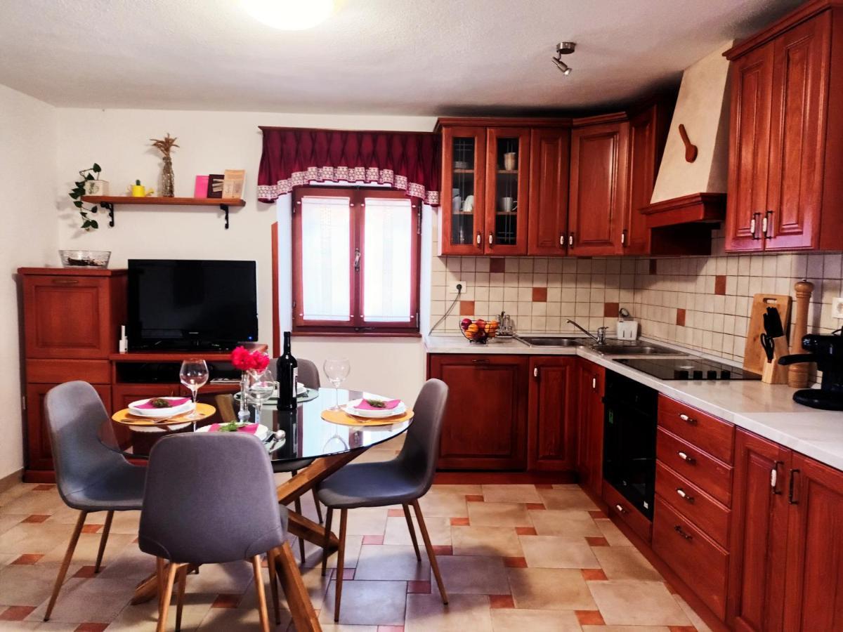 Guesthouse Marija Potpićan Εξωτερικό φωτογραφία