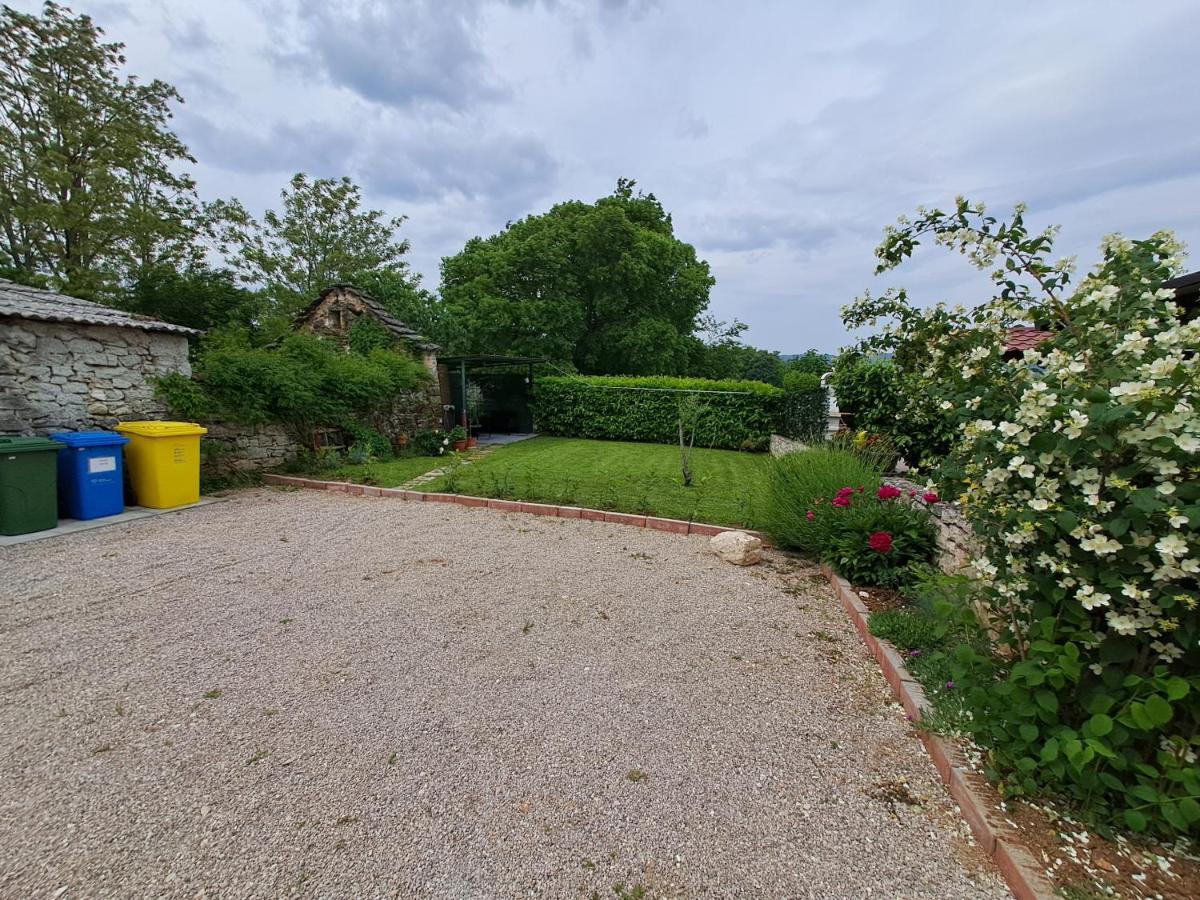 Guesthouse Marija Potpićan Εξωτερικό φωτογραφία